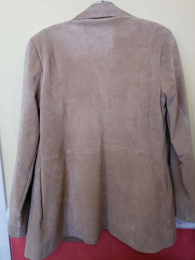 A.M.I. - Picture 3 of 3